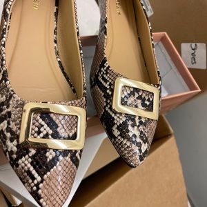 Snakeskin flats